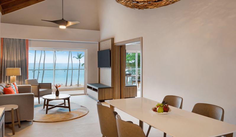 Enclave Master Suite Ocean Front - 1 King Bed Living Room